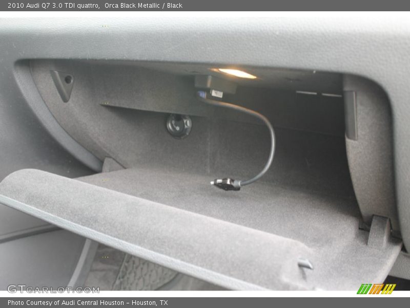 Orca Black Metallic / Black 2010 Audi Q7 3.0 TDI quattro