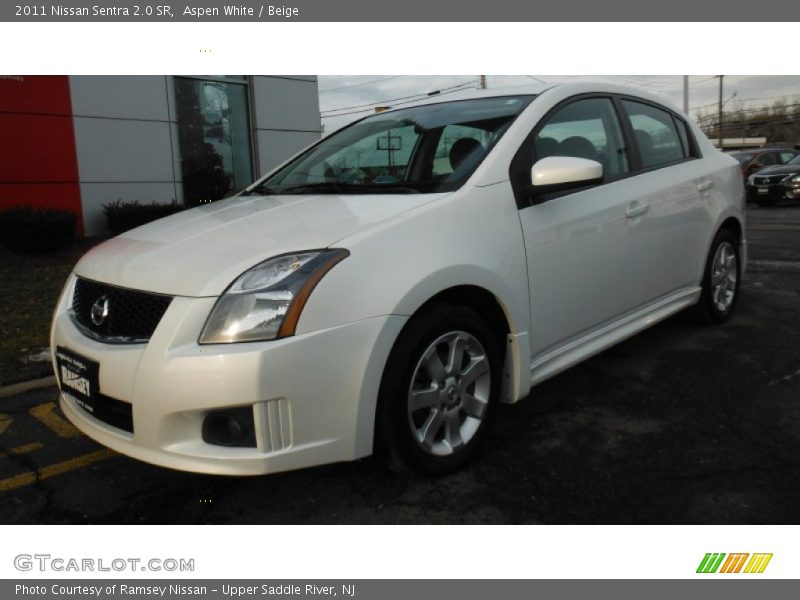 Aspen White / Beige 2011 Nissan Sentra 2.0 SR