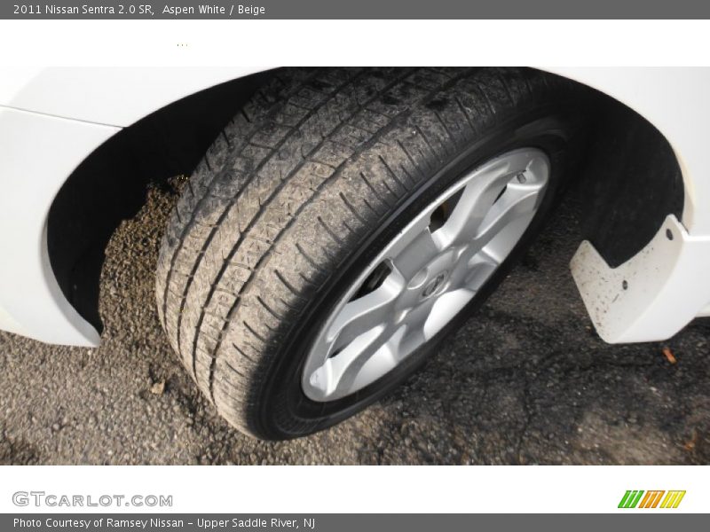 Aspen White / Beige 2011 Nissan Sentra 2.0 SR