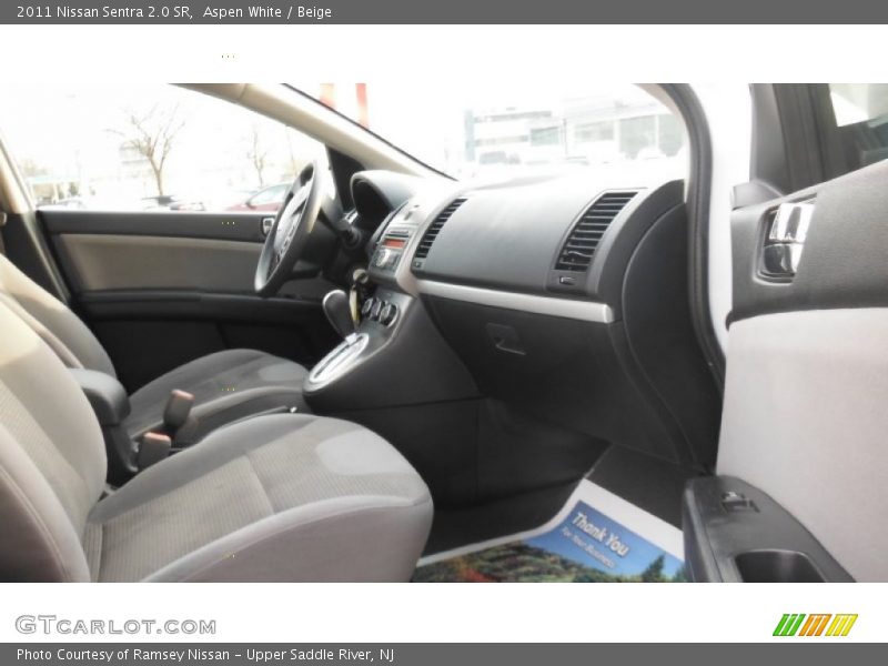 Aspen White / Beige 2011 Nissan Sentra 2.0 SR
