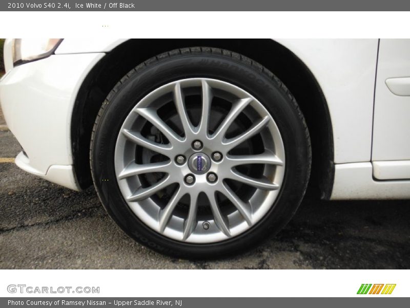  2010 S40 2.4i Wheel