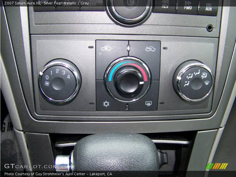 Silver Pearl Metallic / Gray 2007 Saturn Aura XE