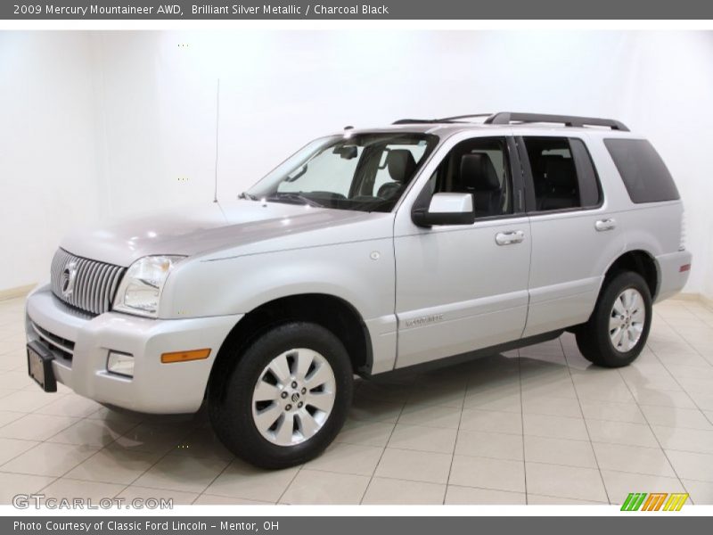 Front 3/4 View of 2009 Mountaineer AWD