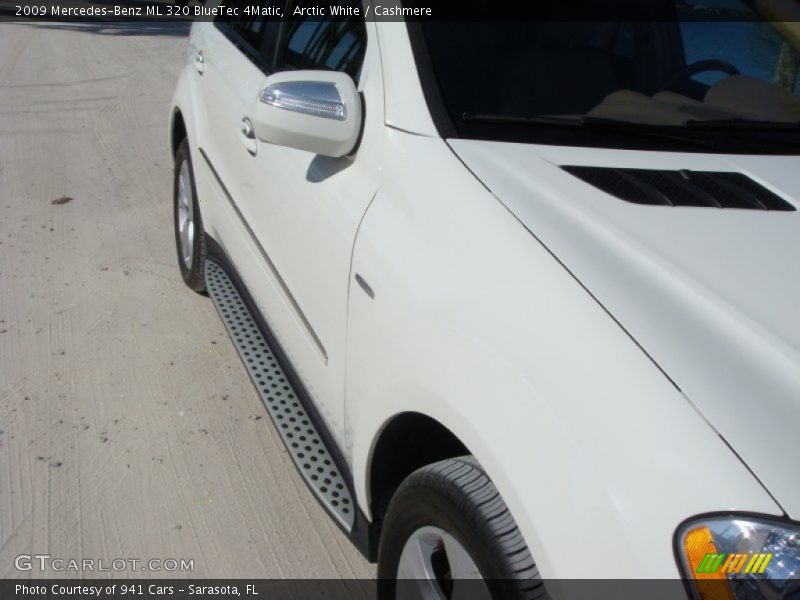 Arctic White / Cashmere 2009 Mercedes-Benz ML 320 BlueTec 4Matic