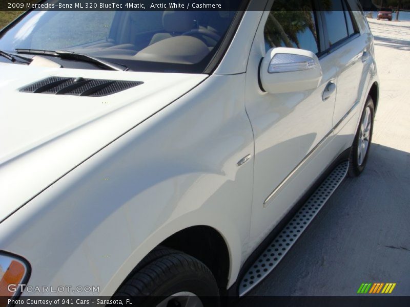 Arctic White / Cashmere 2009 Mercedes-Benz ML 320 BlueTec 4Matic