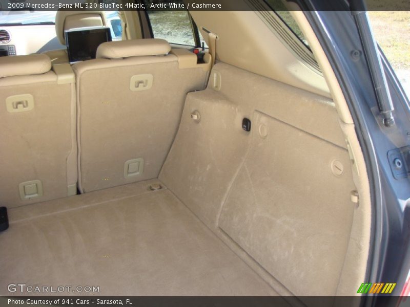Arctic White / Cashmere 2009 Mercedes-Benz ML 320 BlueTec 4Matic