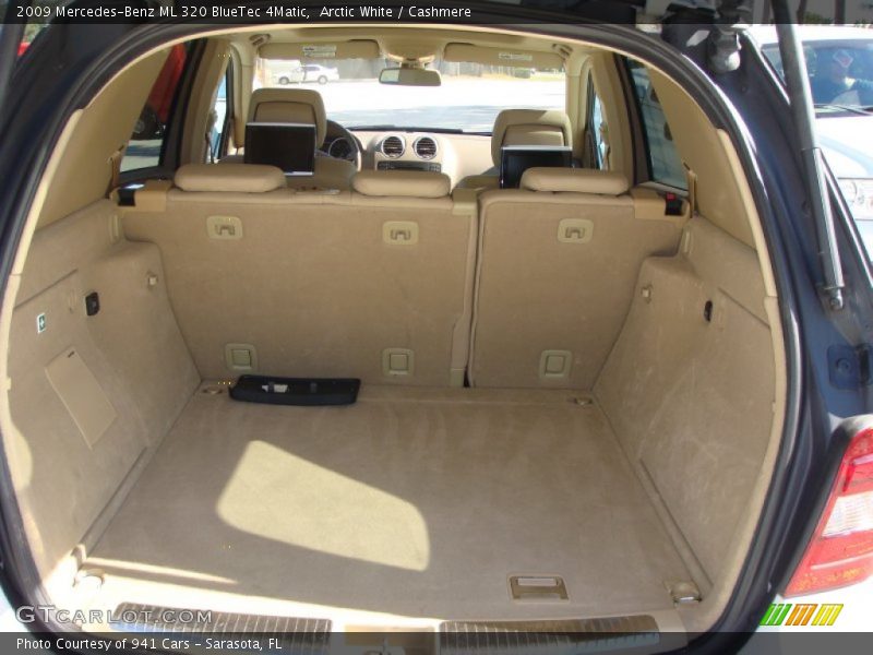  2009 ML 320 BlueTec 4Matic Trunk