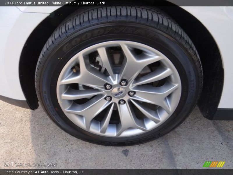 White Platinum / Charcoal Black 2014 Ford Taurus Limited