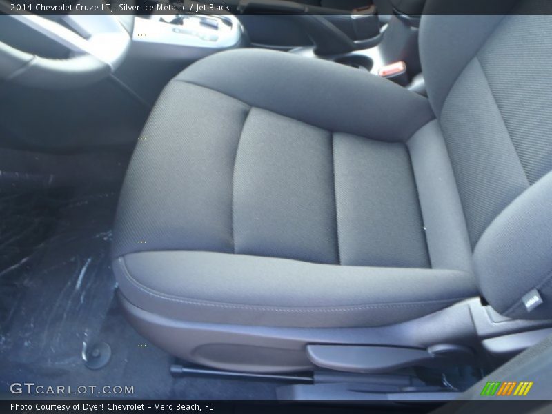 Silver Ice Metallic / Jet Black 2014 Chevrolet Cruze LT