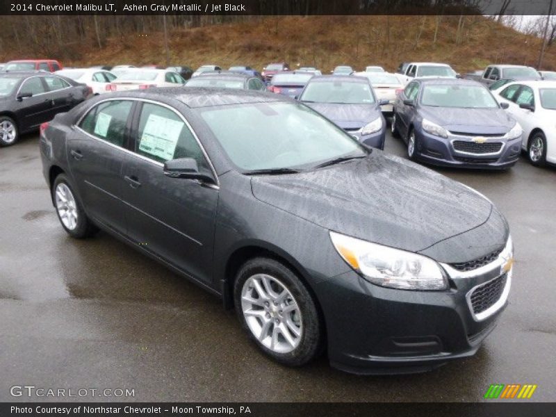 Front 3/4 View of 2014 Malibu LT