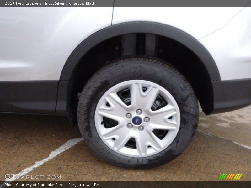 Ingot Silver / Charcoal Black 2014 Ford Escape S