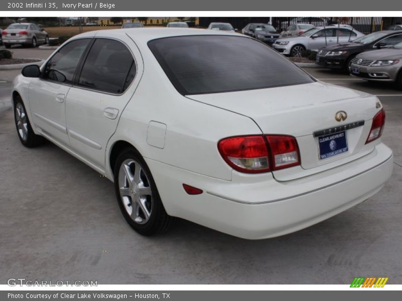 Ivory Pearl / Beige 2002 Infiniti I 35