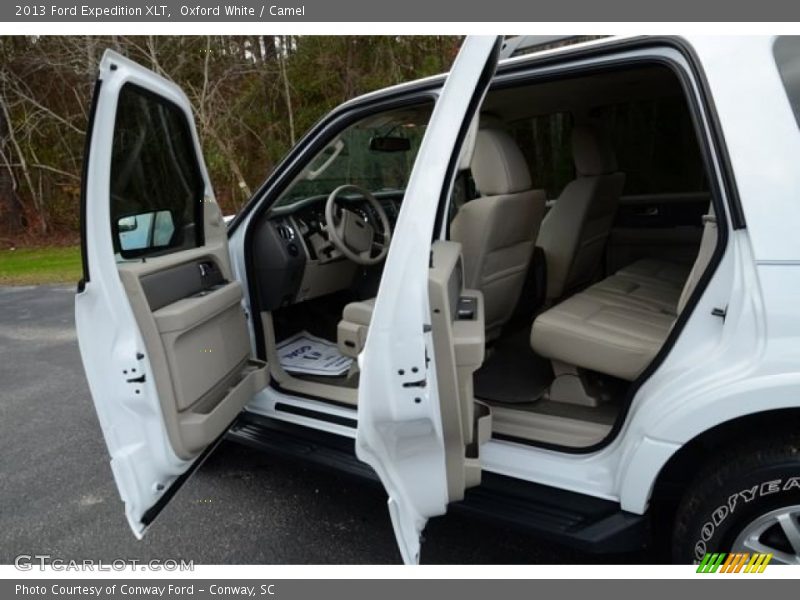 Oxford White / Camel 2013 Ford Expedition XLT