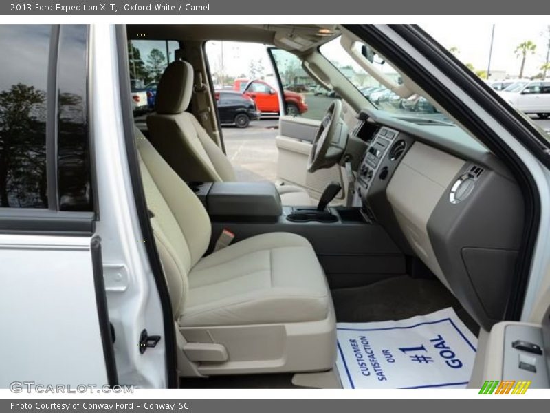 Oxford White / Camel 2013 Ford Expedition XLT