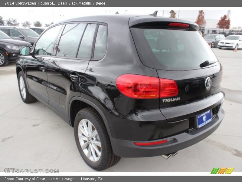 Deep Black Metallic / Beige 2014 Volkswagen Tiguan SE