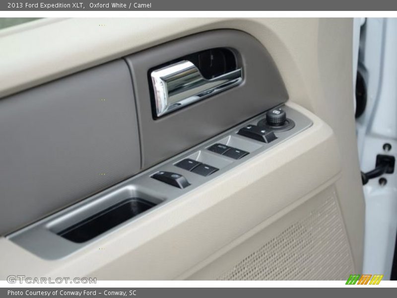 Oxford White / Camel 2013 Ford Expedition XLT