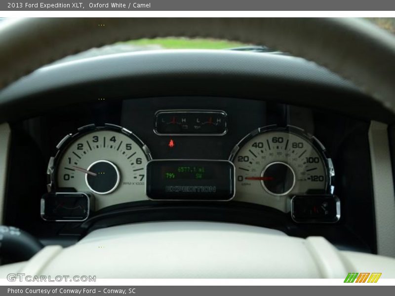 Oxford White / Camel 2013 Ford Expedition XLT