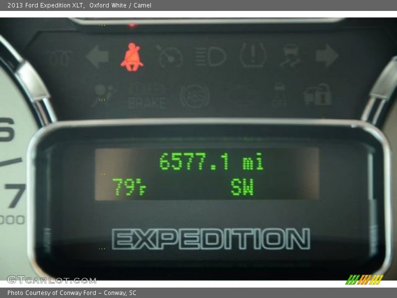 Oxford White / Camel 2013 Ford Expedition XLT