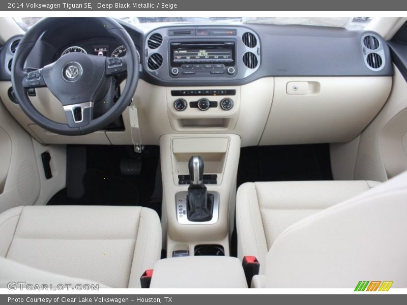 Dashboard of 2014 Tiguan SE