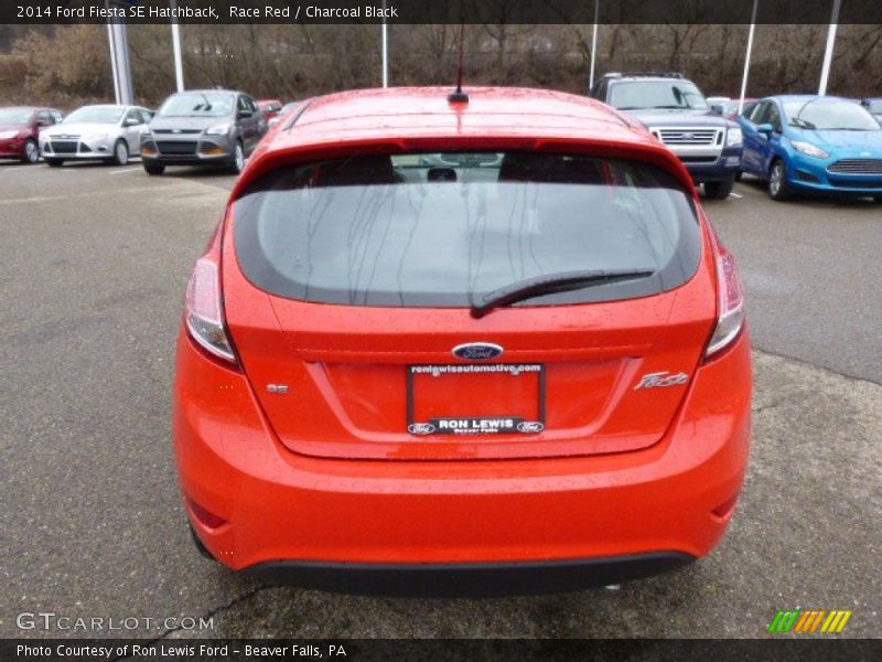 Race Red / Charcoal Black 2014 Ford Fiesta SE Hatchback
