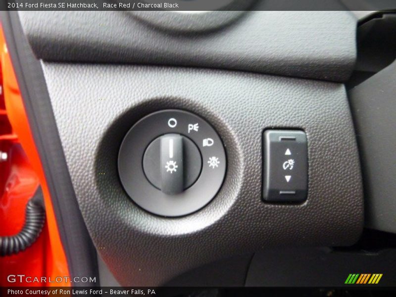 Race Red / Charcoal Black 2014 Ford Fiesta SE Hatchback