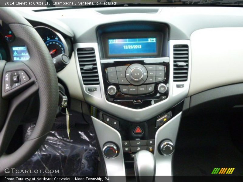 Champagne Silver Metallic / Jet Black 2014 Chevrolet Cruze LT