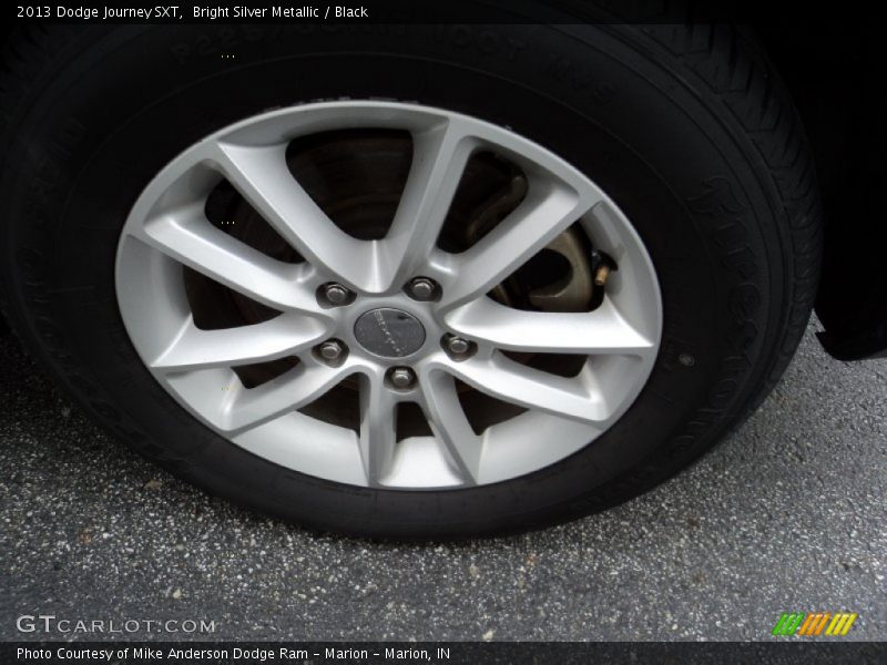 Bright Silver Metallic / Black 2013 Dodge Journey SXT