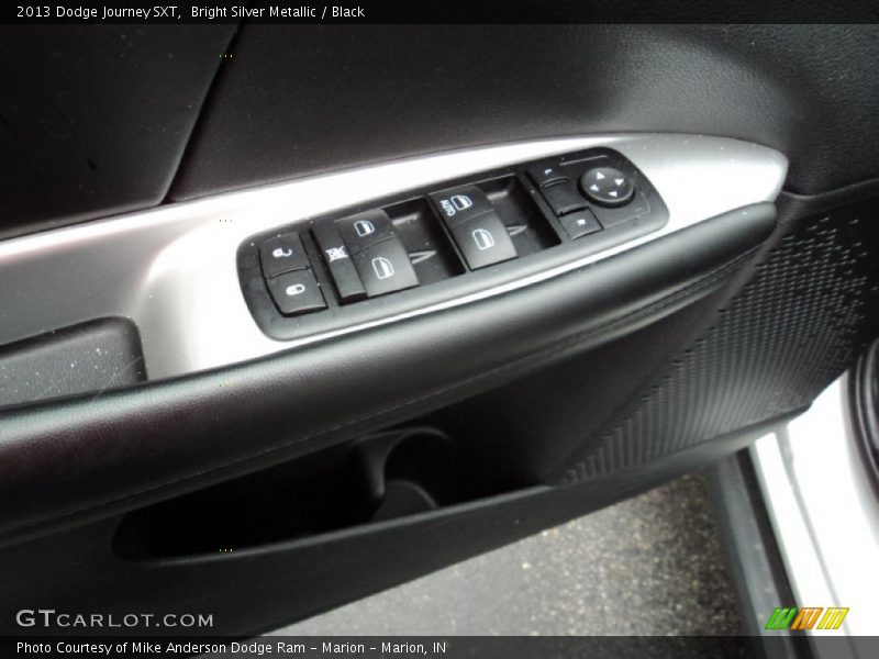Bright Silver Metallic / Black 2013 Dodge Journey SXT
