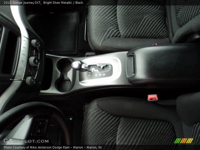 Bright Silver Metallic / Black 2013 Dodge Journey SXT
