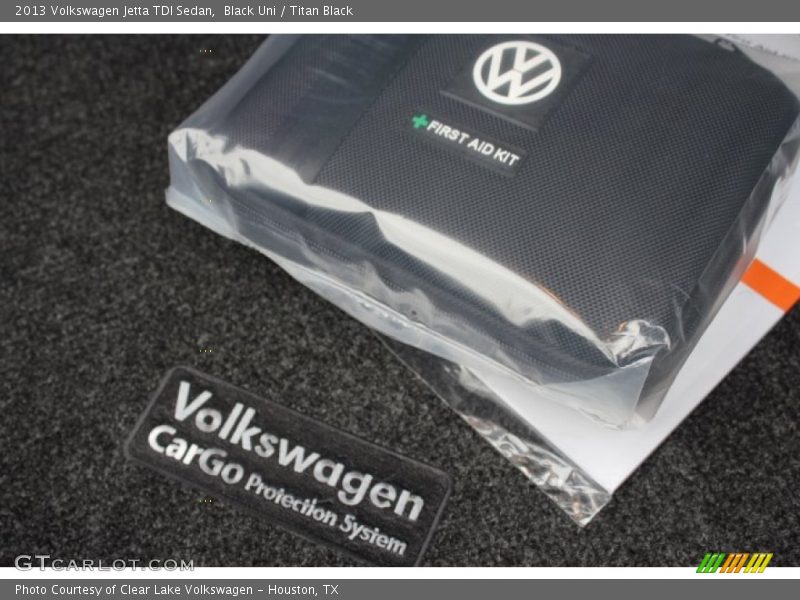 Black Uni / Titan Black 2013 Volkswagen Jetta TDI Sedan