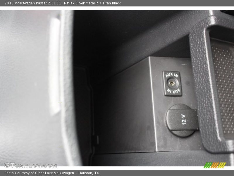 Reflex Silver Metallic / Titan Black 2013 Volkswagen Passat 2.5L SE