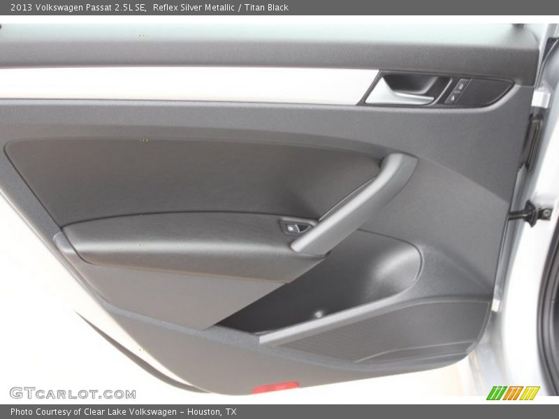Reflex Silver Metallic / Titan Black 2013 Volkswagen Passat 2.5L SE