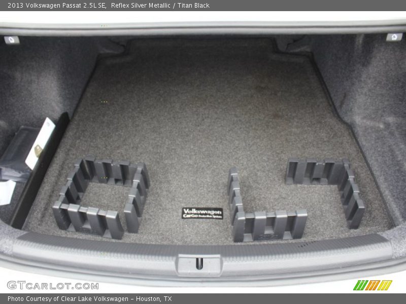 Reflex Silver Metallic / Titan Black 2013 Volkswagen Passat 2.5L SE