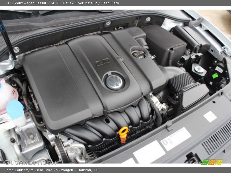 Reflex Silver Metallic / Titan Black 2013 Volkswagen Passat 2.5L SE