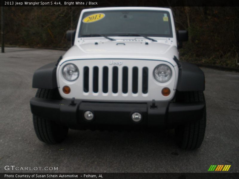 Bright White / Black 2013 Jeep Wrangler Sport S 4x4