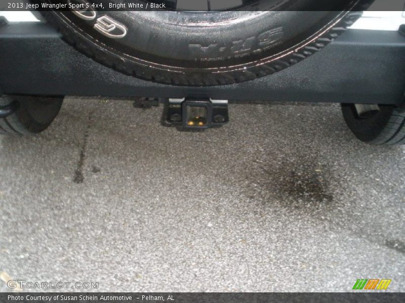 Bright White / Black 2013 Jeep Wrangler Sport S 4x4