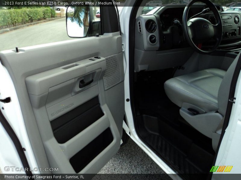 Oxford White / Medium Flint 2013 Ford E Series Van E250 Cargo