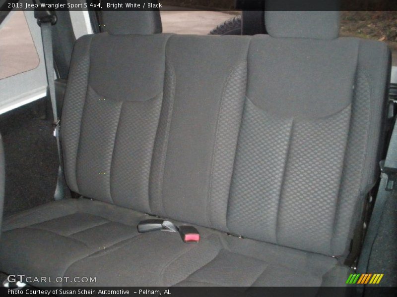 Bright White / Black 2013 Jeep Wrangler Sport S 4x4
