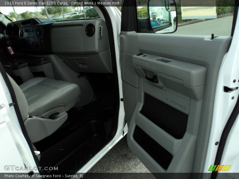 Oxford White / Medium Flint 2013 Ford E Series Van E250 Cargo