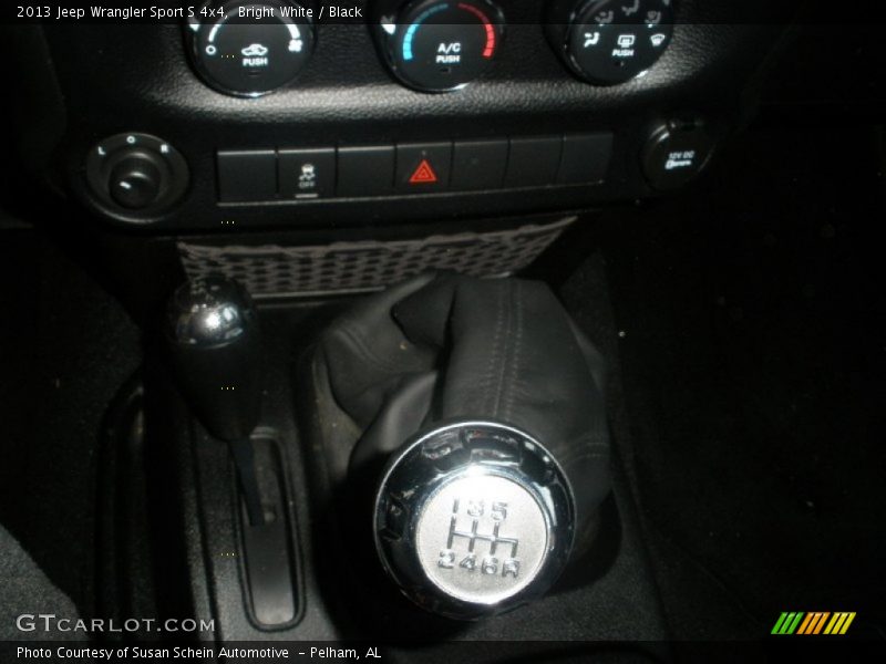 Bright White / Black 2013 Jeep Wrangler Sport S 4x4