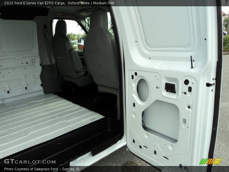 Oxford White / Medium Flint 2013 Ford E Series Van E250 Cargo
