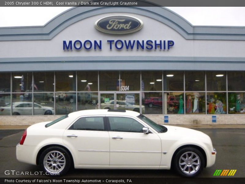Cool Vanilla / Dark Slate Gray/Light Graystone 2005 Chrysler 300 C HEMI