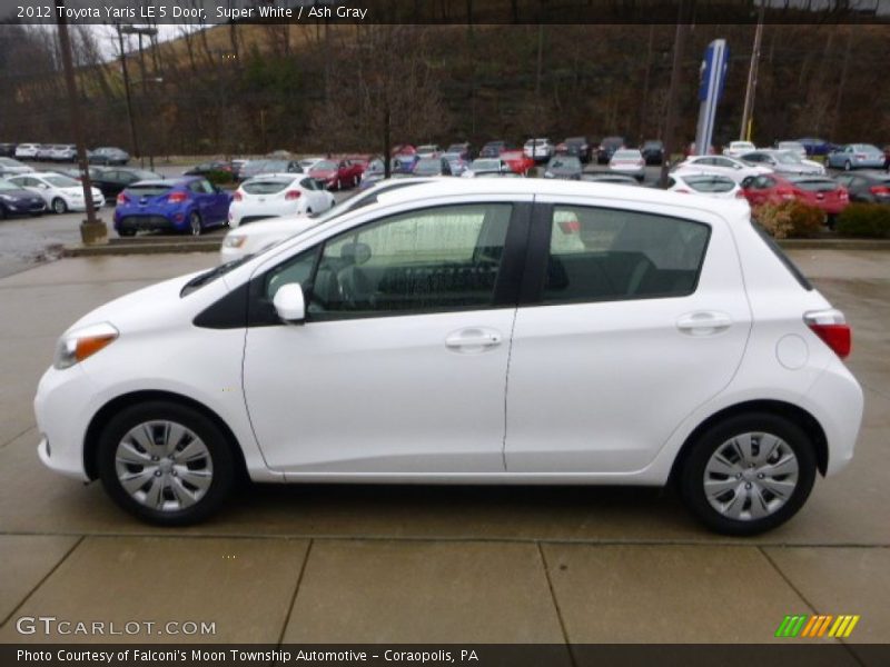 Super White / Ash Gray 2012 Toyota Yaris LE 5 Door