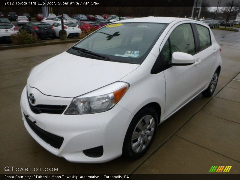 Super White / Ash Gray 2012 Toyota Yaris LE 5 Door