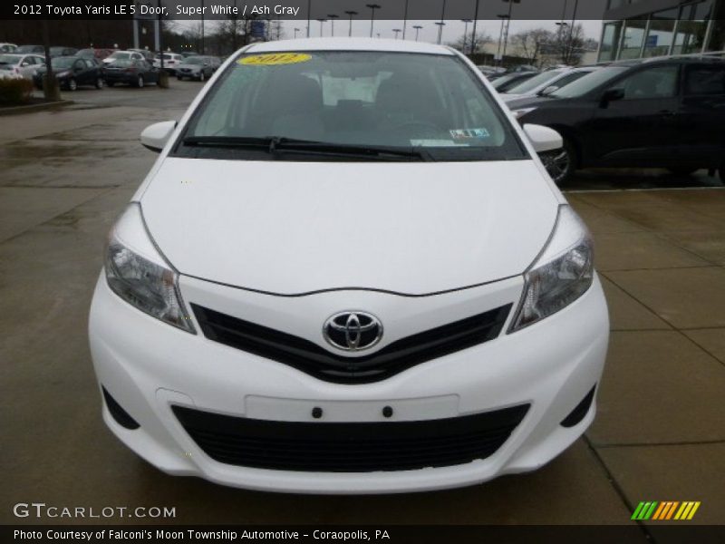 Super White / Ash Gray 2012 Toyota Yaris LE 5 Door