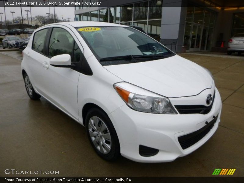 Super White / Ash Gray 2012 Toyota Yaris LE 5 Door