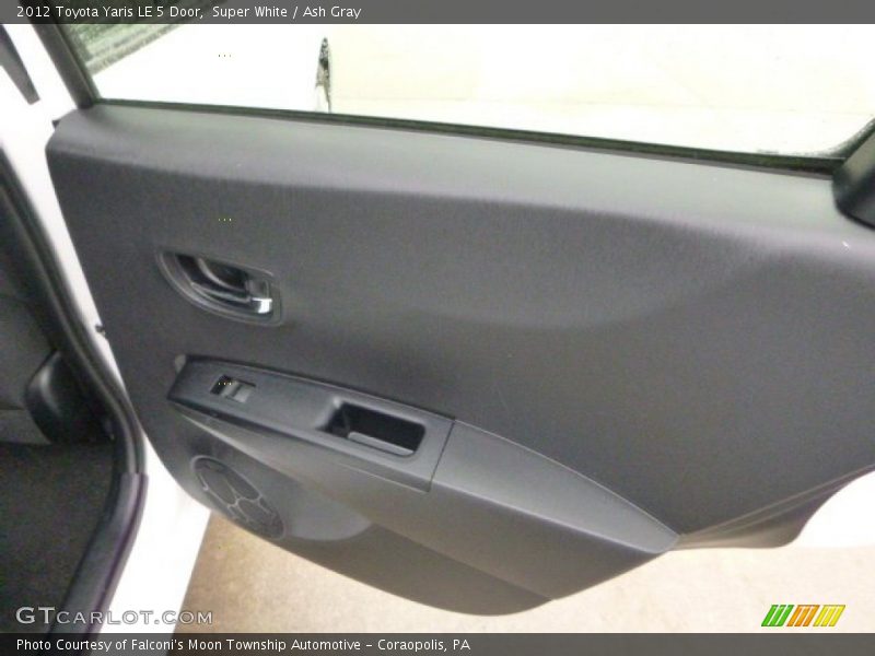 Super White / Ash Gray 2012 Toyota Yaris LE 5 Door