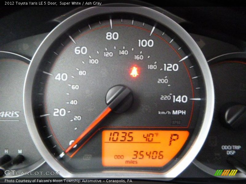 Super White / Ash Gray 2012 Toyota Yaris LE 5 Door