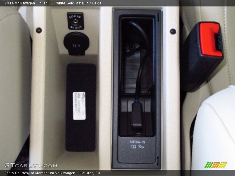 White Gold Metallic / Beige 2014 Volkswagen Tiguan SE