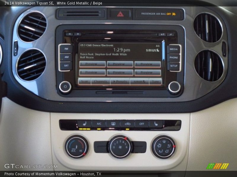 White Gold Metallic / Beige 2014 Volkswagen Tiguan SE